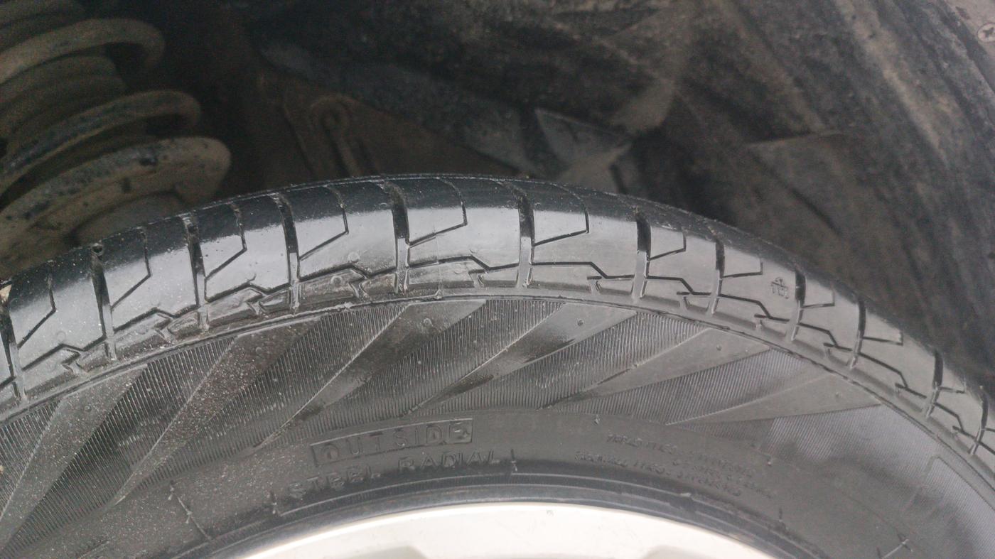 2021 Maruti Vitara Brezza VXI AT SHVS, Petrol, Automatic, 1,06,231 km, Right Front Tyre Tread