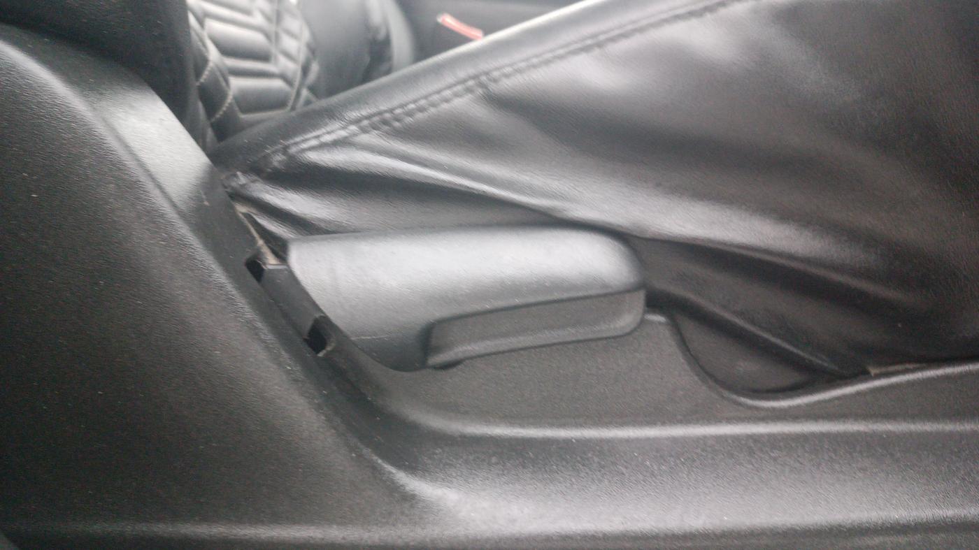 2021 Maruti Vitara Brezza VXI AT SHVS, Petrol, Automatic, 1,06,231 km, Driver Side Adjustment Panel