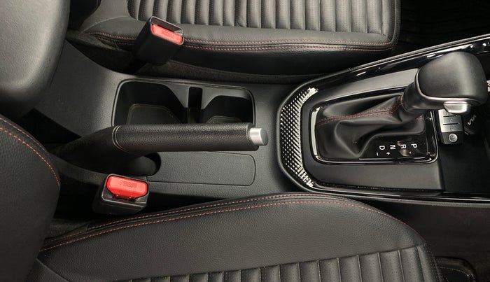 2023 KIA SONET GTX PLUS 1.0 DCT, Petrol, Automatic, 33,929 km, Gear Lever