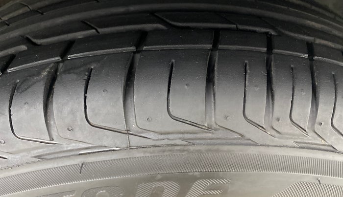 2023 KIA SONET GTX PLUS 1.0 DCT, Petrol, Automatic, 33,929 km, Right Front Tyre Tread