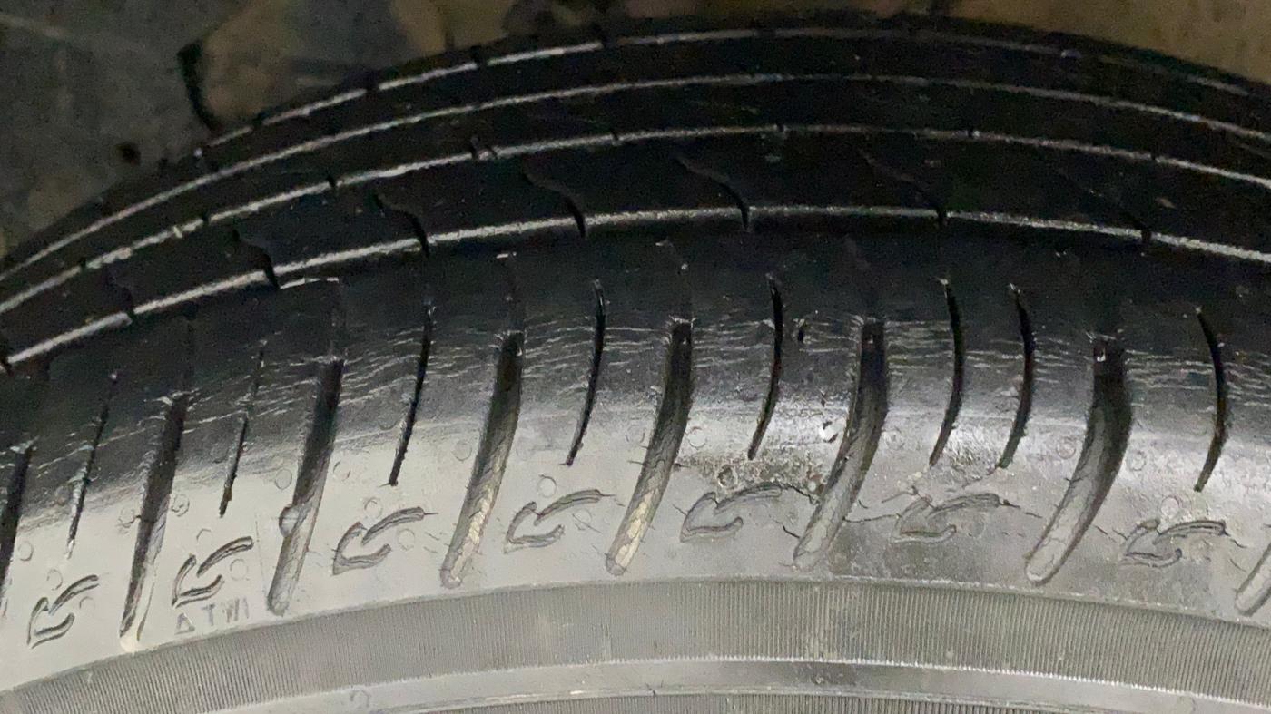 2018 Maruti Vitara Brezza ZDI AMT, Diesel, Automatic, 45,717 km, Left Front Tyre Tread