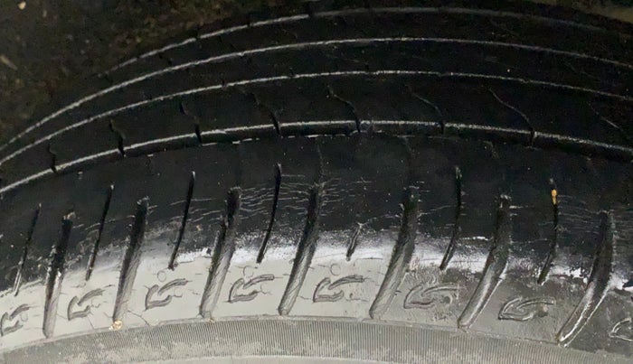 2018 Maruti Vitara Brezza ZDI AMT, Diesel, Automatic, 45,717 km, Left Rear Tyre Tread
