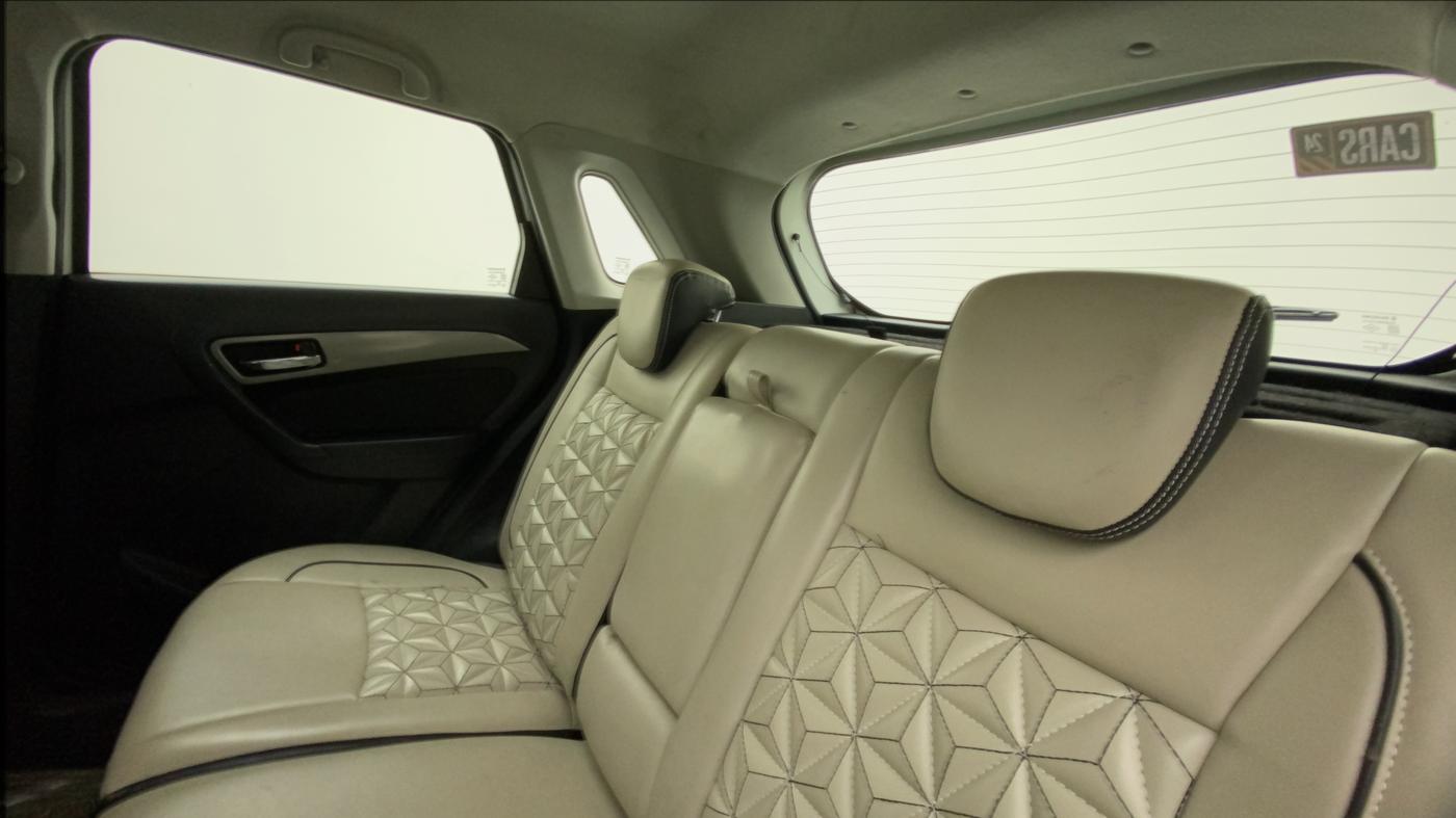 2018 Maruti Vitara Brezza ZDI AMT, Diesel, Automatic, 45,717 km, Right Side Rear Door Cabin
