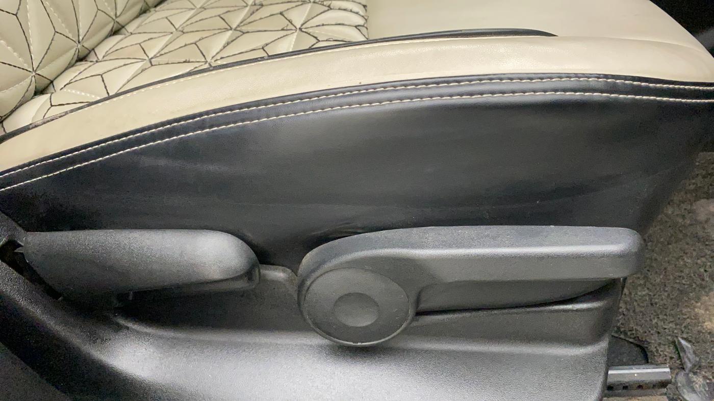 2018 Maruti Vitara Brezza ZDI AMT, Diesel, Automatic, 45,717 km, Driver Side Adjustment Panel