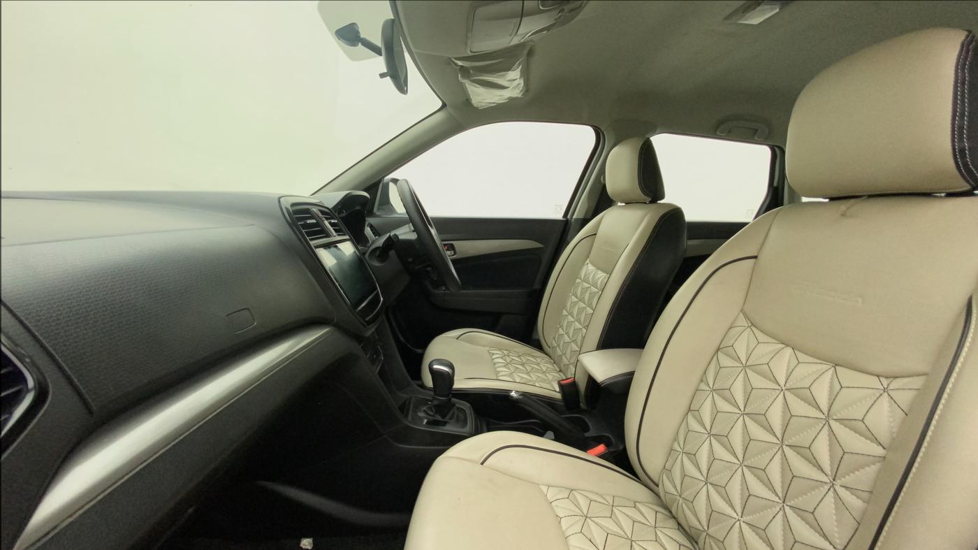 2018 Maruti Vitara Brezza ZDI AMT, Diesel, Automatic, 45,717 km, Right Side Front Door Cabin