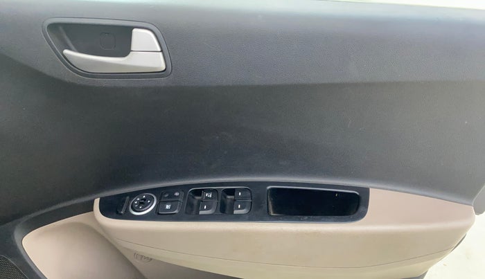 2015 Hyundai Grand i10 SPORTZ 1.2 KAPPA VTVT, CNG, Manual, 87,285 km, Driver Side Door Panels Control