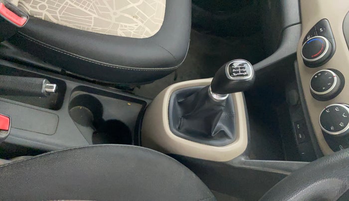 2015 Hyundai Grand i10 SPORTZ 1.2 KAPPA VTVT, CNG, Manual, 87,285 km, Gear Lever