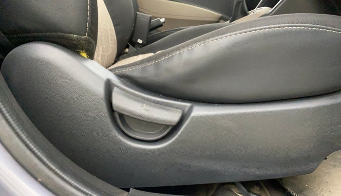 2015 Hyundai Grand i10 SPORTZ 1.2 KAPPA VTVT, CNG, Manual, 87,285 km, Driver Side Adjustment Panel