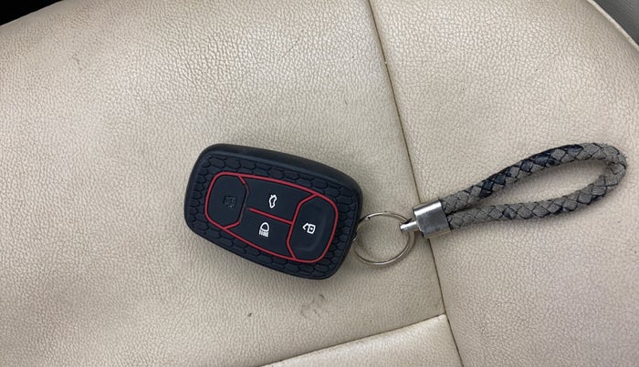 2020 Tata NEXON XZ PLUS PETROL, Petrol, Manual, 81,512 km, Key Close Up