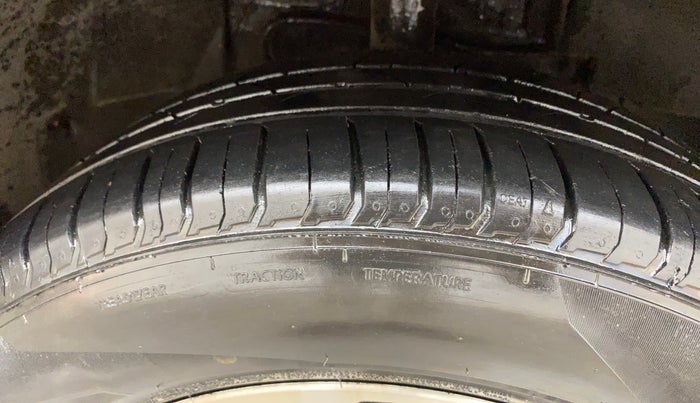 2020 Tata NEXON XZ PLUS PETROL, Petrol, Manual, 81,512 km, Right Front Tyre Tread