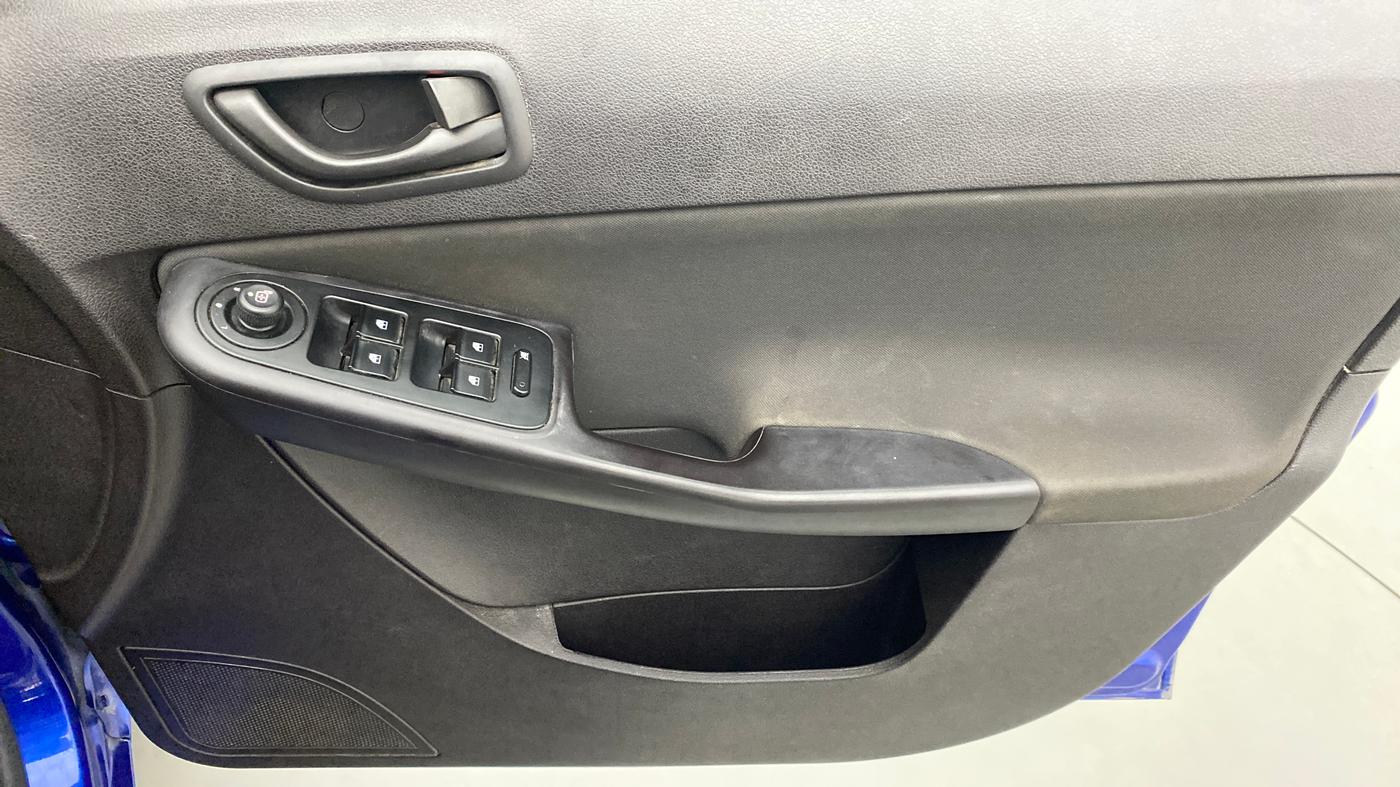 2016 Tata Zest XMS RT, Petrol, Manual, 61,550 km, Driver Side Door Panels Control
