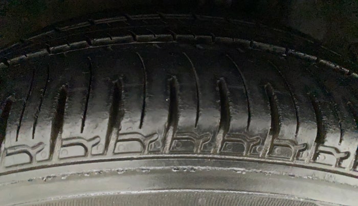 2012 Hyundai i20 ASTA 1.2, Petrol, Manual, 73,232 km, Left Front Tyre Tread