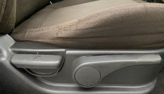 2012 Hyundai i20 ASTA 1.2, Petrol, Manual, 73,232 km, Driver Side Adjustment Panel