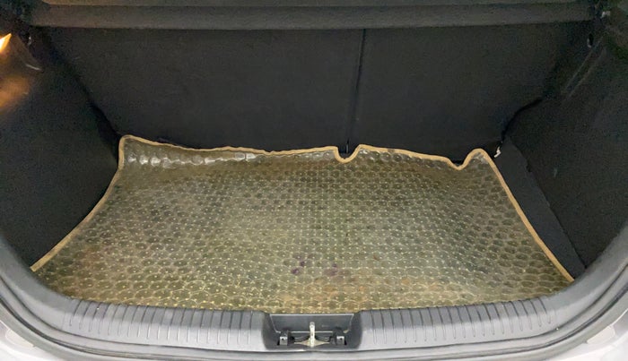 2012 Hyundai i20 ASTA 1.2, Petrol, Manual, 73,232 km, Boot Inside