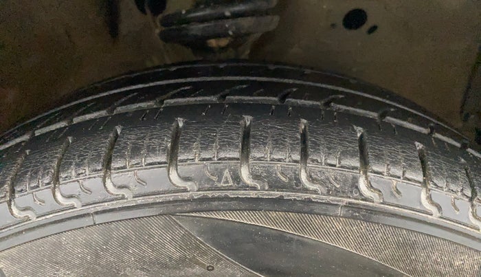 2017 Maruti Wagon R 1.0 VXI, Petrol, Manual, 88,722 km, Right Front Tyre Tread