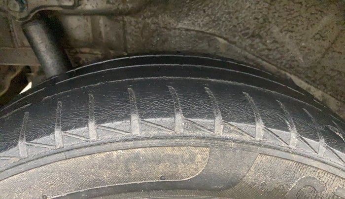 2017 Maruti Wagon R 1.0 VXI, Petrol, Manual, 88,722 km, Right Rear Tyre Tread