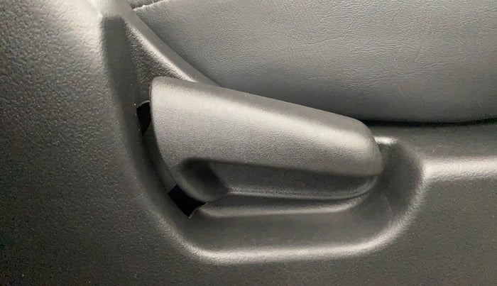 2017 Maruti Wagon R 1.0 VXI, Petrol, Manual, 88,722 km, Driver Side Adjustment Panel