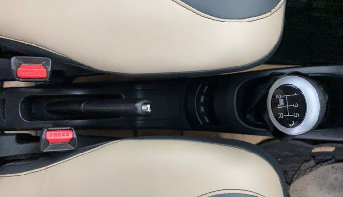 2017 Maruti Wagon R 1.0 VXI, Petrol, Manual, 88,722 km, Gear Lever