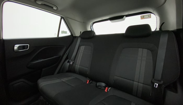 2022 Hyundai VENUE SX PLUS 1.0 TURBO DCT, Petrol, Automatic, 23,220 km, Right Side Rear Door Cabin