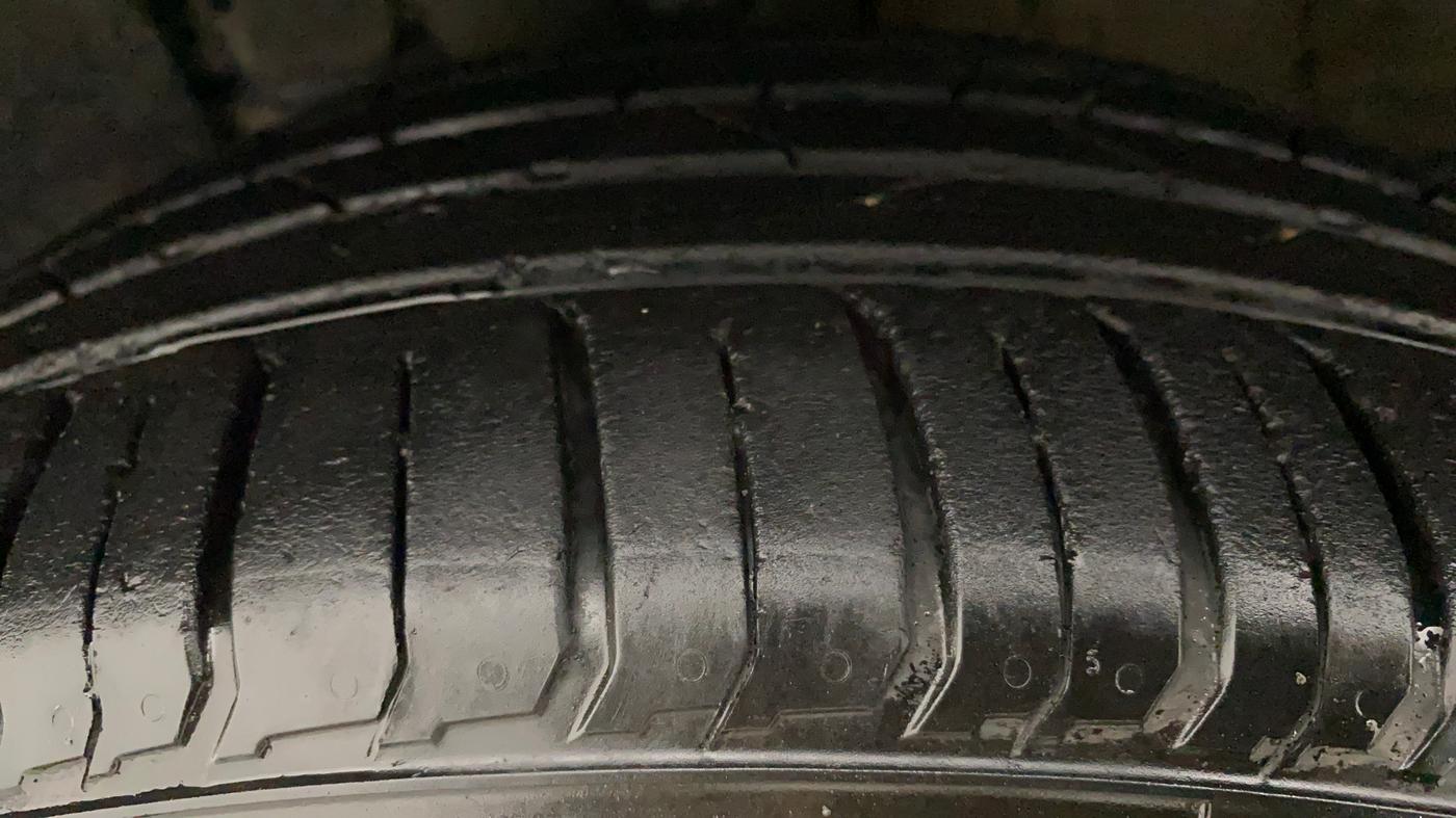 2022 Hyundai VENUE SX PLUS 1.0 TURBO DCT, Petrol, Automatic, 23,220 km, Left Front Tyre Tread