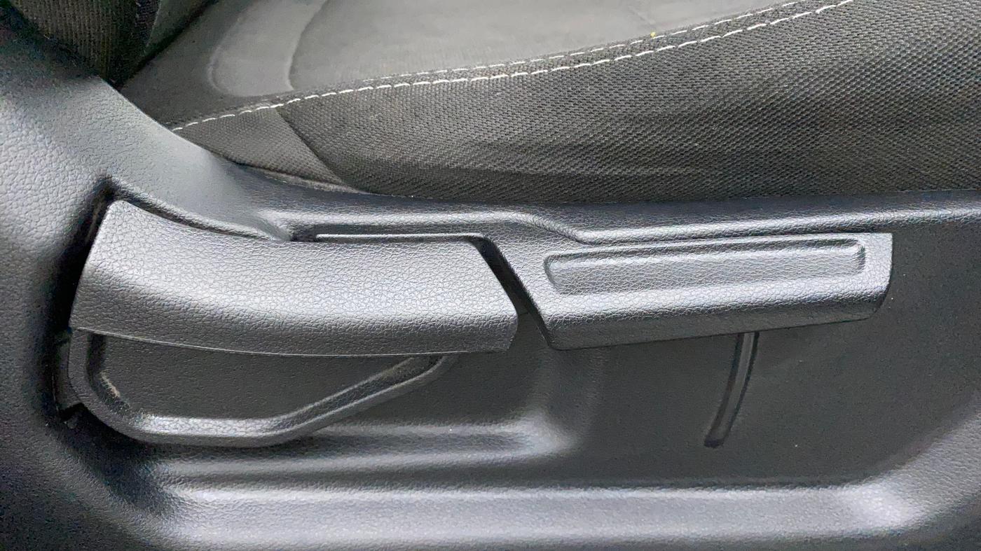 2022 Hyundai VENUE SX PLUS 1.0 TURBO DCT, Petrol, Automatic, 23,220 km, Driver Side Adjustment Panel