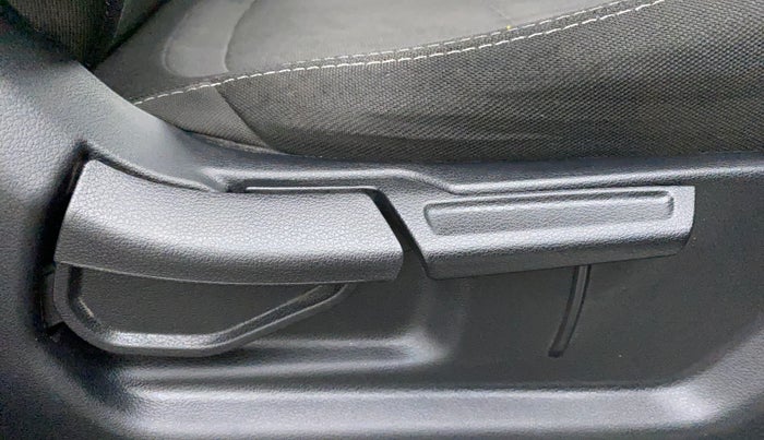 2022 Hyundai VENUE SX PLUS 1.0 TURBO DCT, Petrol, Automatic, 23,220 km, Driver Side Adjustment Panel