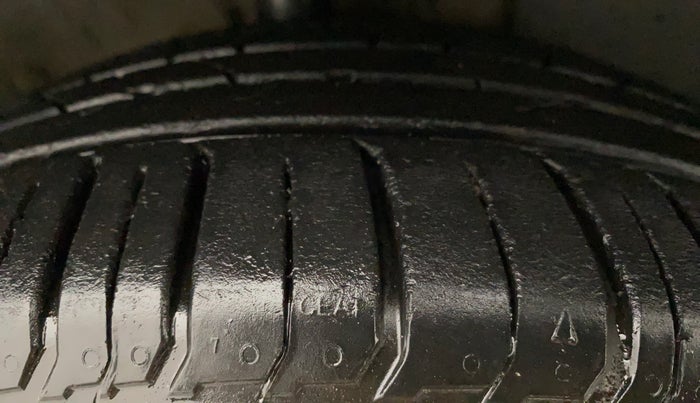 2022 Hyundai VENUE SX PLUS 1.0 TURBO DCT, Petrol, Automatic, 23,220 km, Right Front Tyre Tread