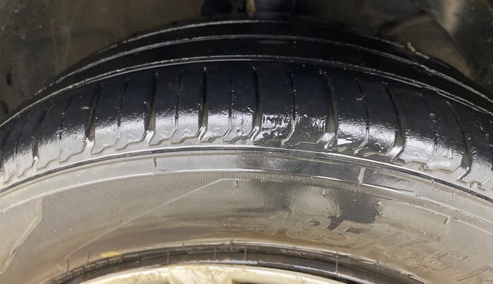 2020 Maruti Baleno DELTA PETROL 1.2, Petrol, Manual, 73,800 km, Right Front Tyre Tread