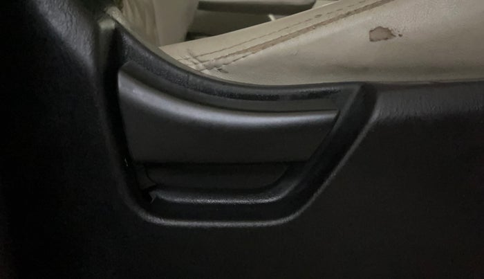 2019 Mahindra Scorpio S3, Diesel, Manual, 96,508 km, Driver Side Adjustment Panel