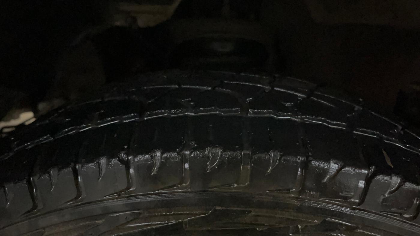 2019 Mahindra Scorpio S3, Diesel, Manual, 96,632 km, Right Front Tyre Tread