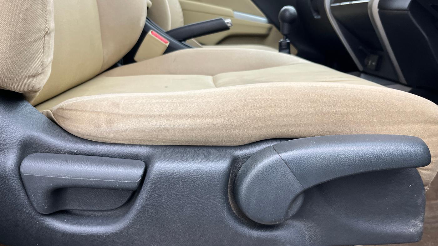 2016 Honda City 1.5L I-VTEC V MT, Petrol, Manual, 1,29,150 km, Driver Side Adjustment Panel