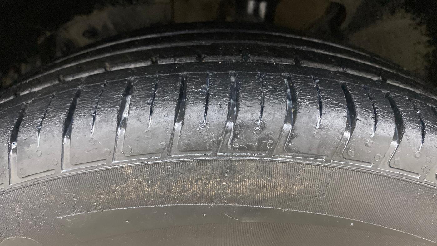 2021 Nissan Kicks XV 1.5, Petrol, Manual, 70,784 km, Left Front Tyre Tread