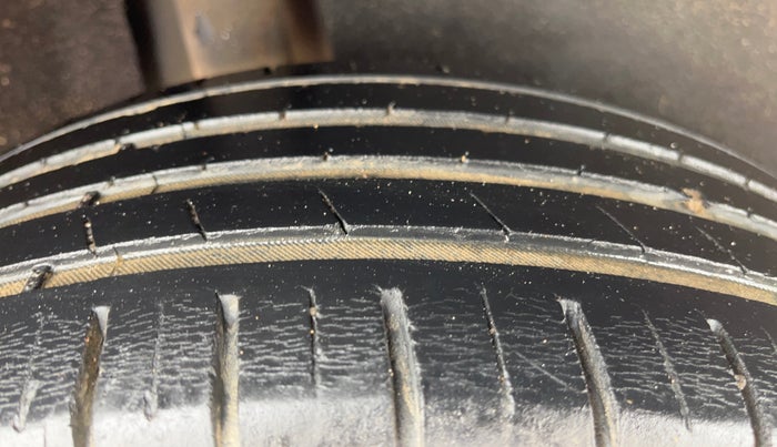 2021 Maruti Baleno ZETA PETROL 1.2, Petrol, Manual, 50,037 km, Right Rear Tyre Tread