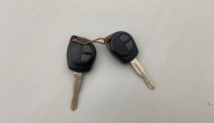 2016 Maruti Ertiga VXI, CNG, Manual, 1,30,738 km, Key Close Up