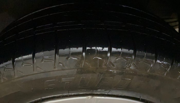 2023 KIA CARENS PRESTIGE 1.5 PETROL 7 STR, Petrol, Manual, 38,215 km, Left Rear Tyre Tread