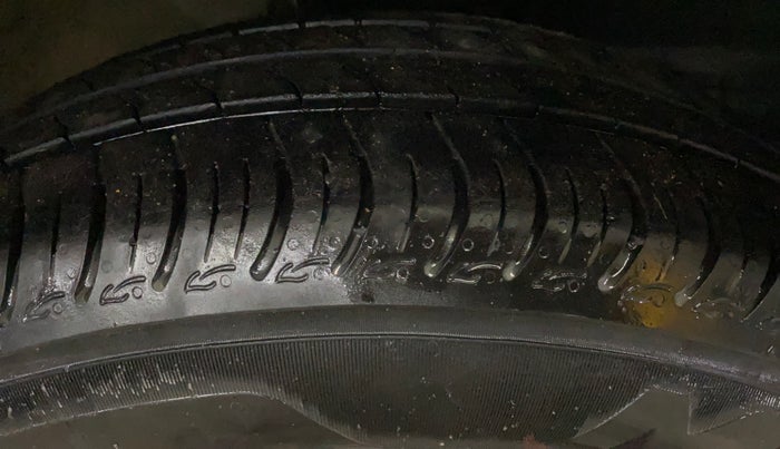 2023 Maruti New Wagon-R VXI CNG 1.0, CNG, Manual, 92,915 km, Right Front Tyre Tread