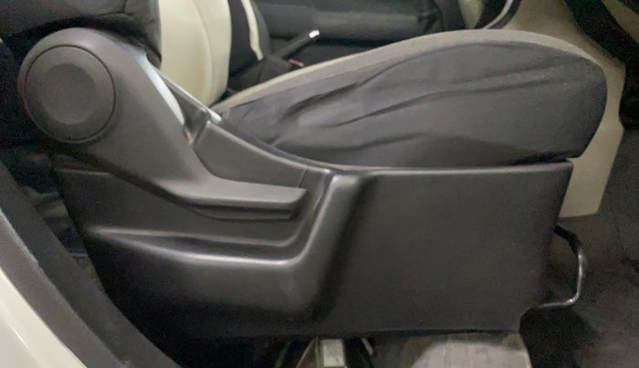 2023 Maruti New Wagon-R VXI CNG 1.0, CNG, Manual, 92,915 km, Driver Side Adjustment Panel