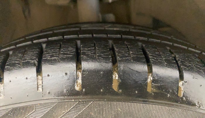 2019 Maruti Baleno ZETA PETROL 1.2, Petrol, Manual, 16,729 km, Right Front Tyre Tread