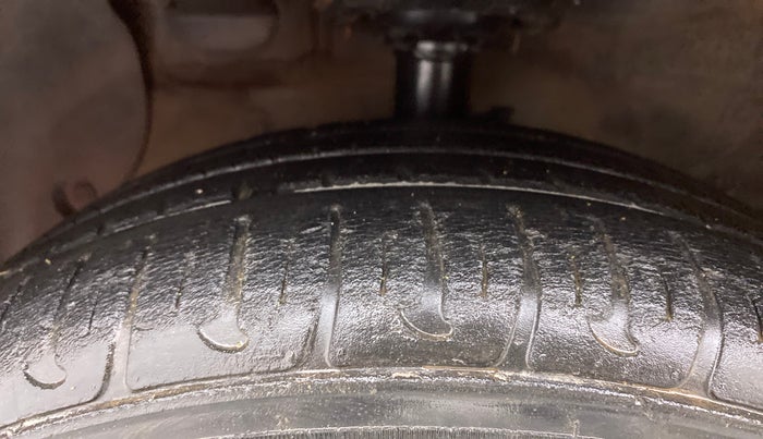 2018 Hyundai Grand i10 MAGNA AT 1.2 KAPPA VTVT, Petrol, Automatic, 26,646 km, Left Front Tyre Tread