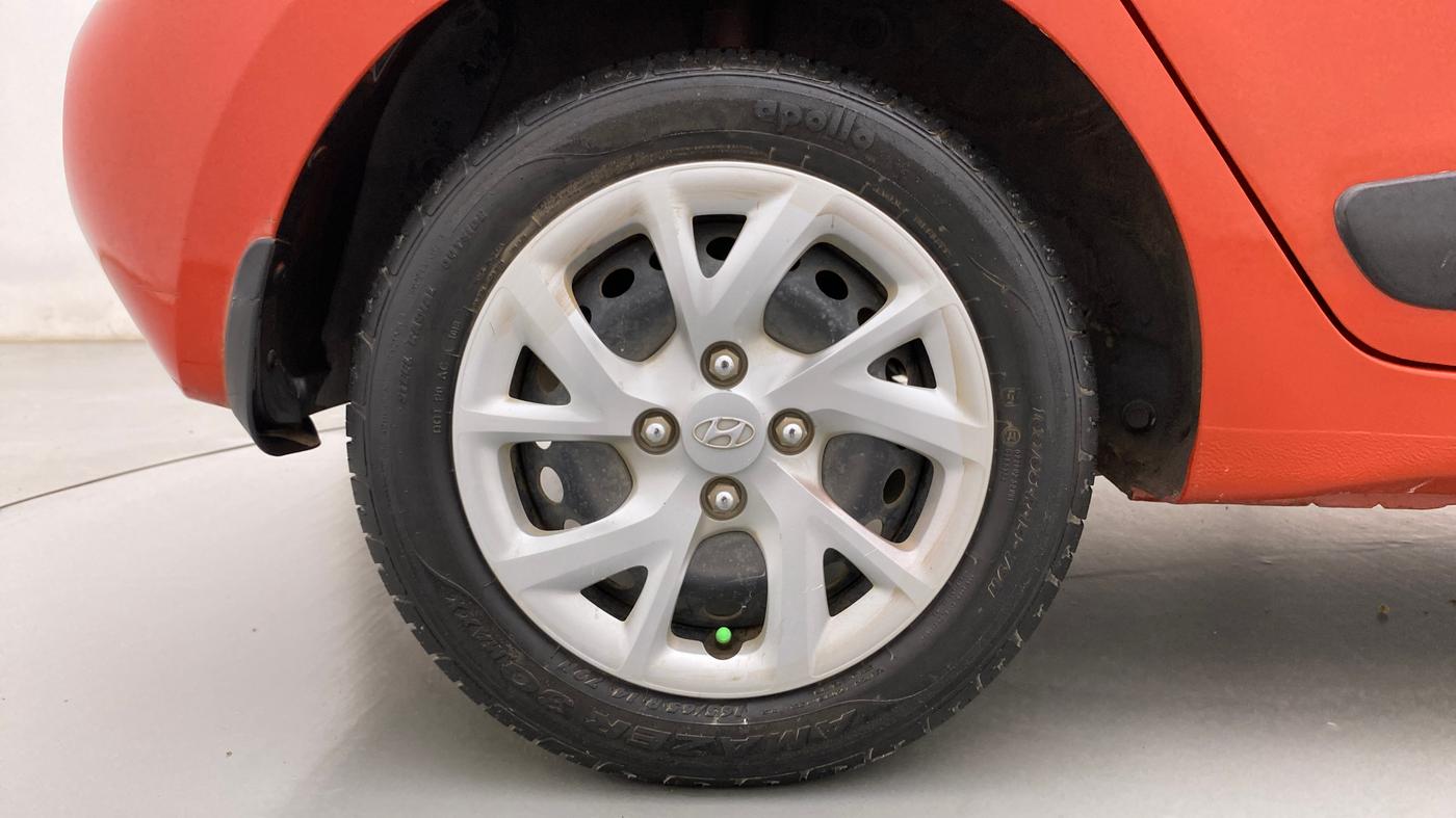 2018 Hyundai Grand i10 MAGNA AT 1.2 KAPPA VTVT, Petrol, Automatic, 26,646 km, Right Rear Wheel