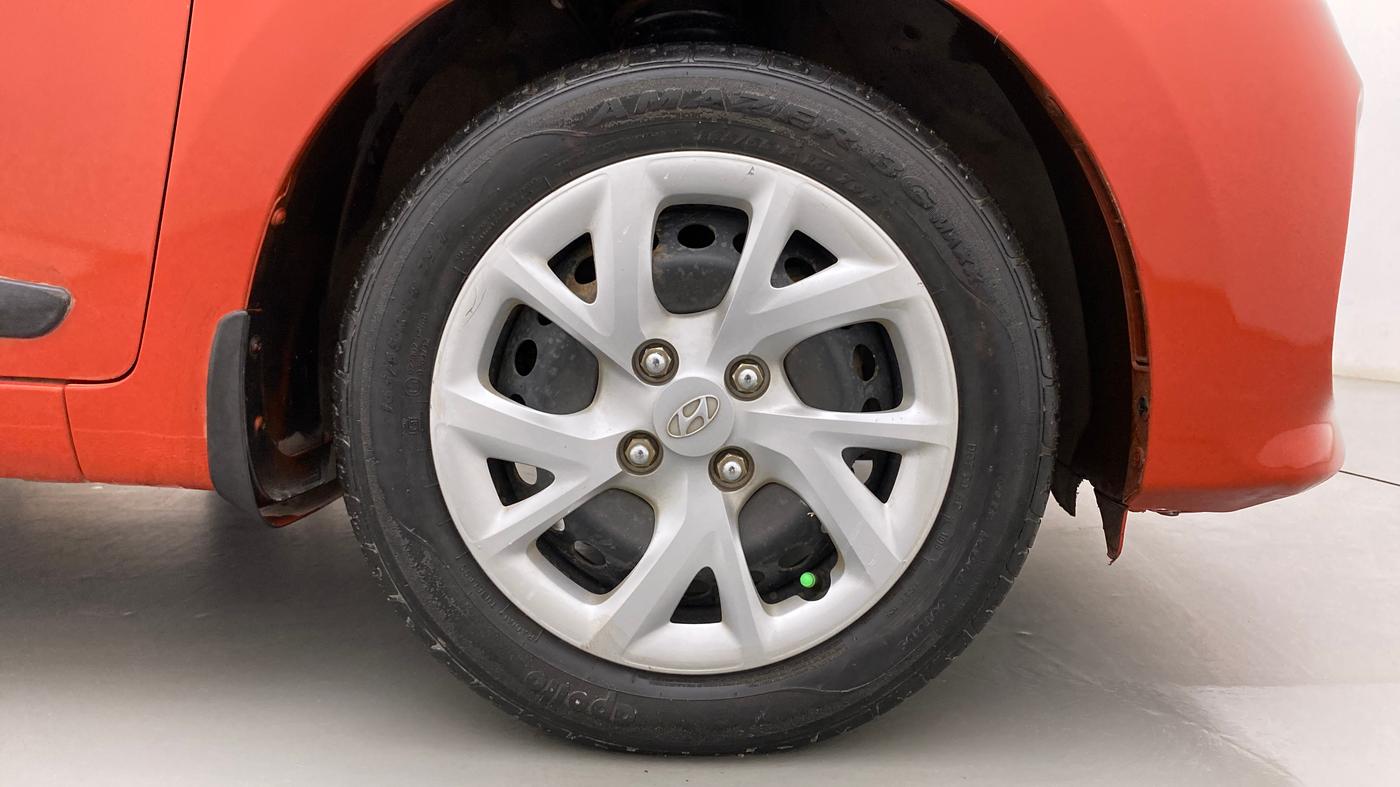 2018 Hyundai Grand i10 MAGNA AT 1.2 KAPPA VTVT, Petrol, Automatic, 26,646 km, Right Front Wheel