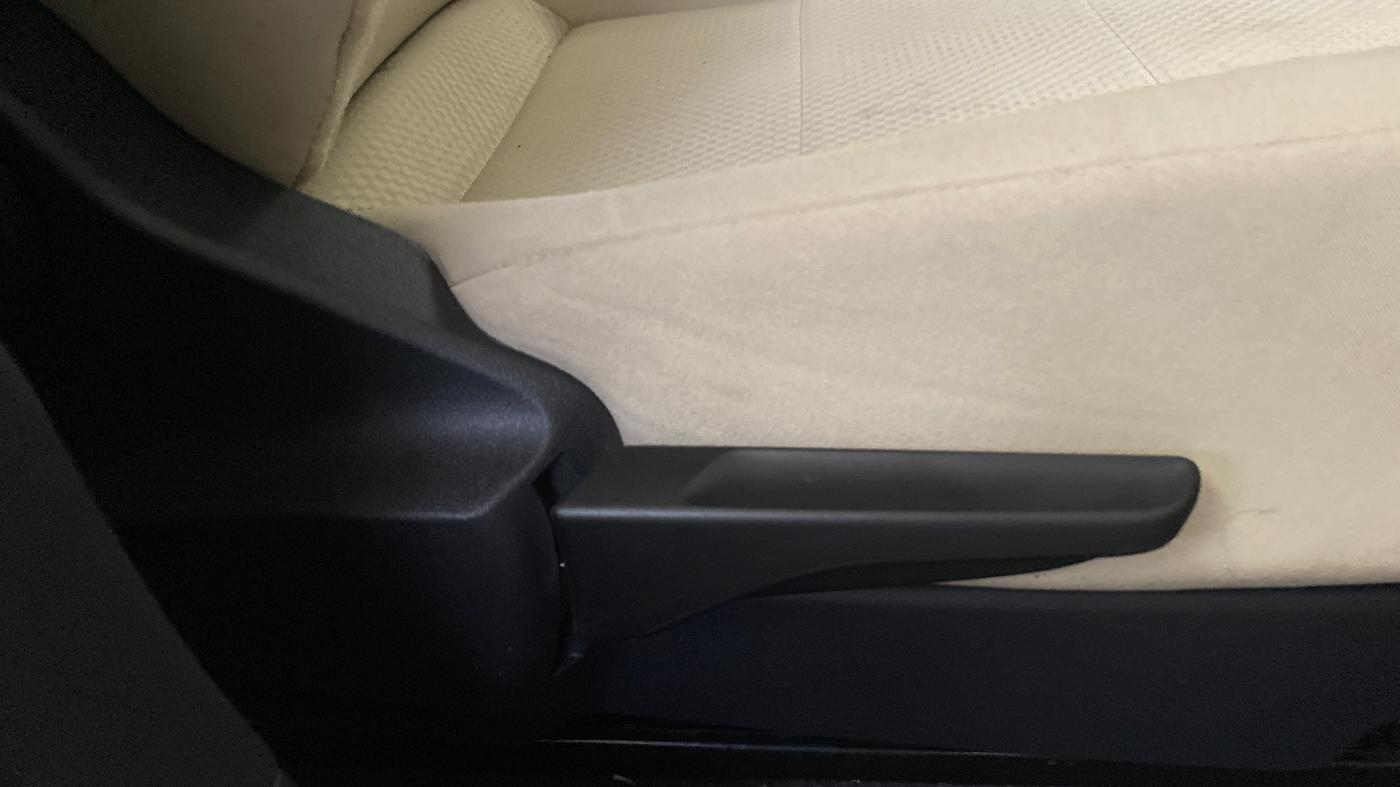 2024 Volkswagen VIRTUS HIGHLINE TSI 1.0 MT, Petrol, Manual, 6,662 km, Driver Side Adjustment Panel