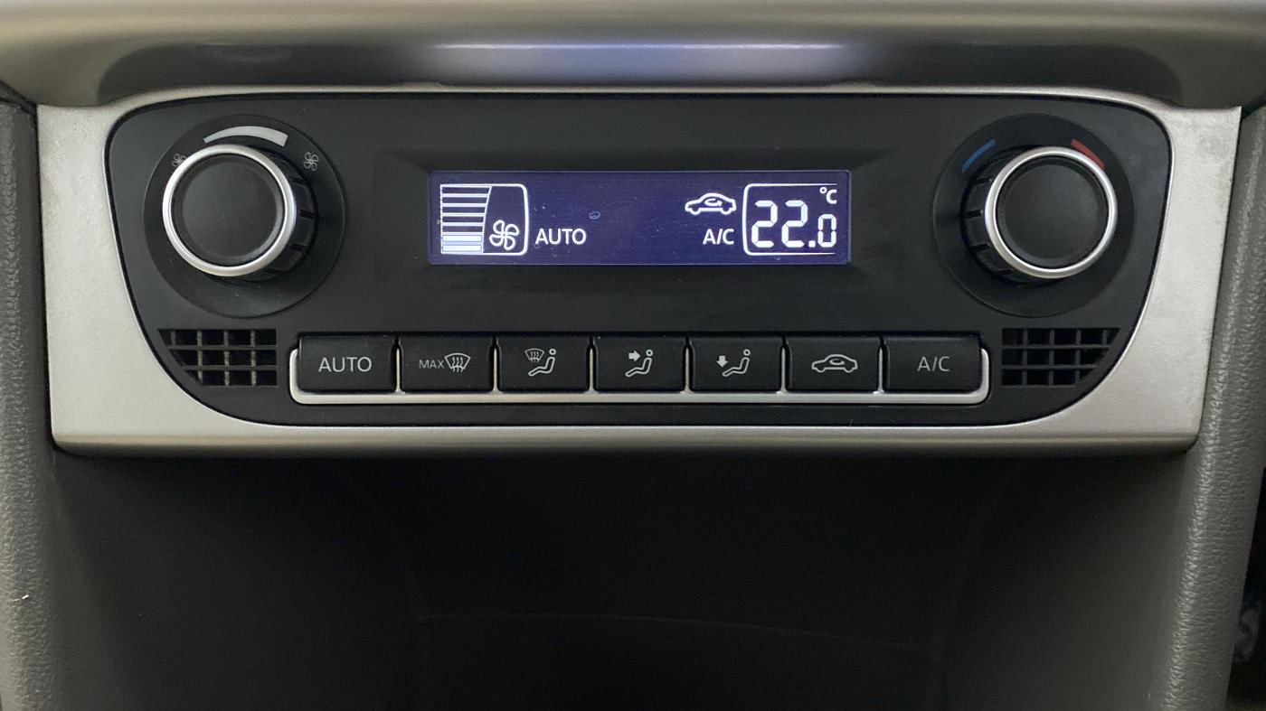 2015 Volkswagen Vento HIGHLINE PETROL, Petrol, Manual, 26,435 km, Automatic Climate Control