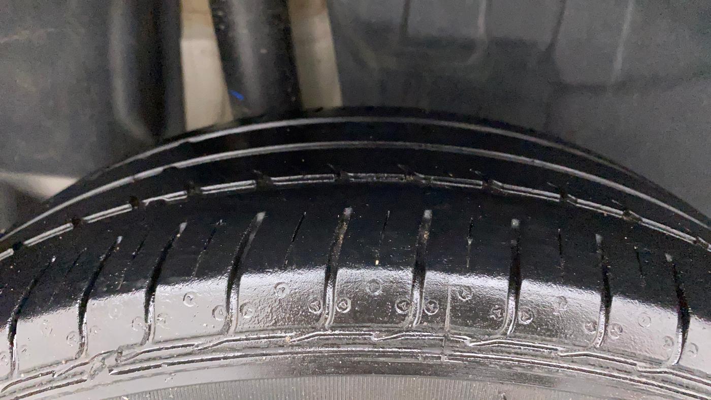2019 Maruti Swift ZXI PLUS AMT, Petrol, Automatic, 90,696 km, Right Rear Tyre Tread