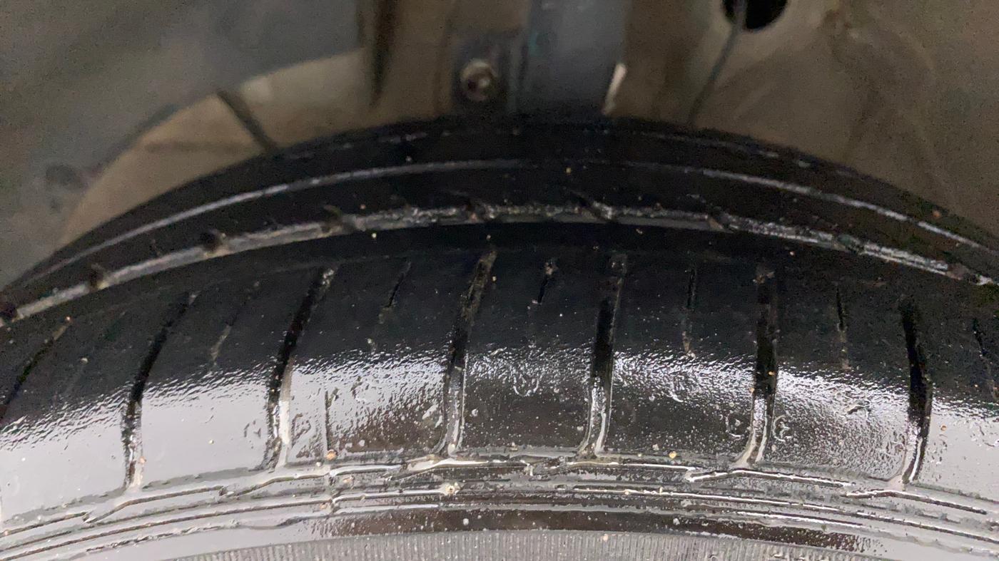 2019 Maruti Swift ZXI PLUS AMT, Petrol, Automatic, 90,696 km, Left Front Tyre Tread