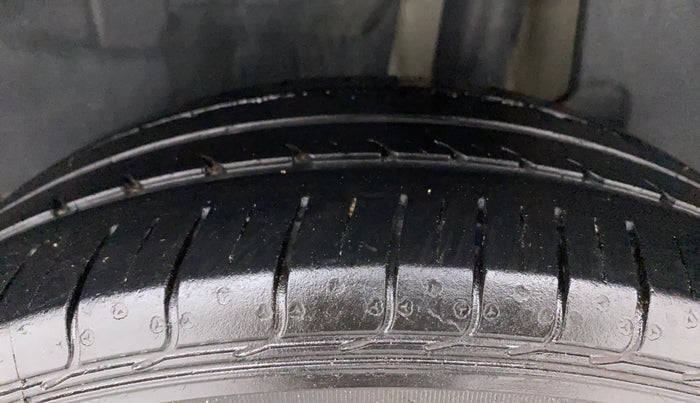 2019 Maruti Swift ZXI PLUS AMT, Petrol, Automatic, 90,696 km, Left Rear Tyre Tread