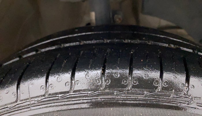 2019 Maruti Swift ZXI PLUS AMT, Petrol, Automatic, 90,696 km, Right Front Tyre Tread