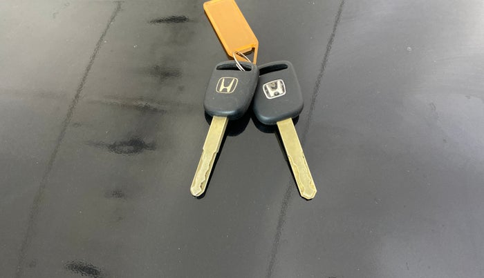 2013 Honda Amaze 1.2L I-VTEC EX, Petrol, Manual, 51,902 km, Key Close Up