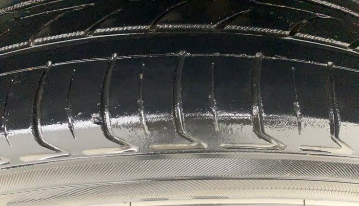 2014 Volkswagen Vento HIGHLINE PETROL AT, Petrol, Automatic, 1,05,011 km, Left Rear Tyre Tread