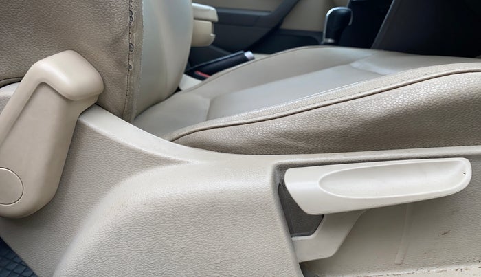 2014 Volkswagen Vento HIGHLINE PETROL AT, Petrol, Automatic, 1,05,011 km, Driver Side Adjustment Panel